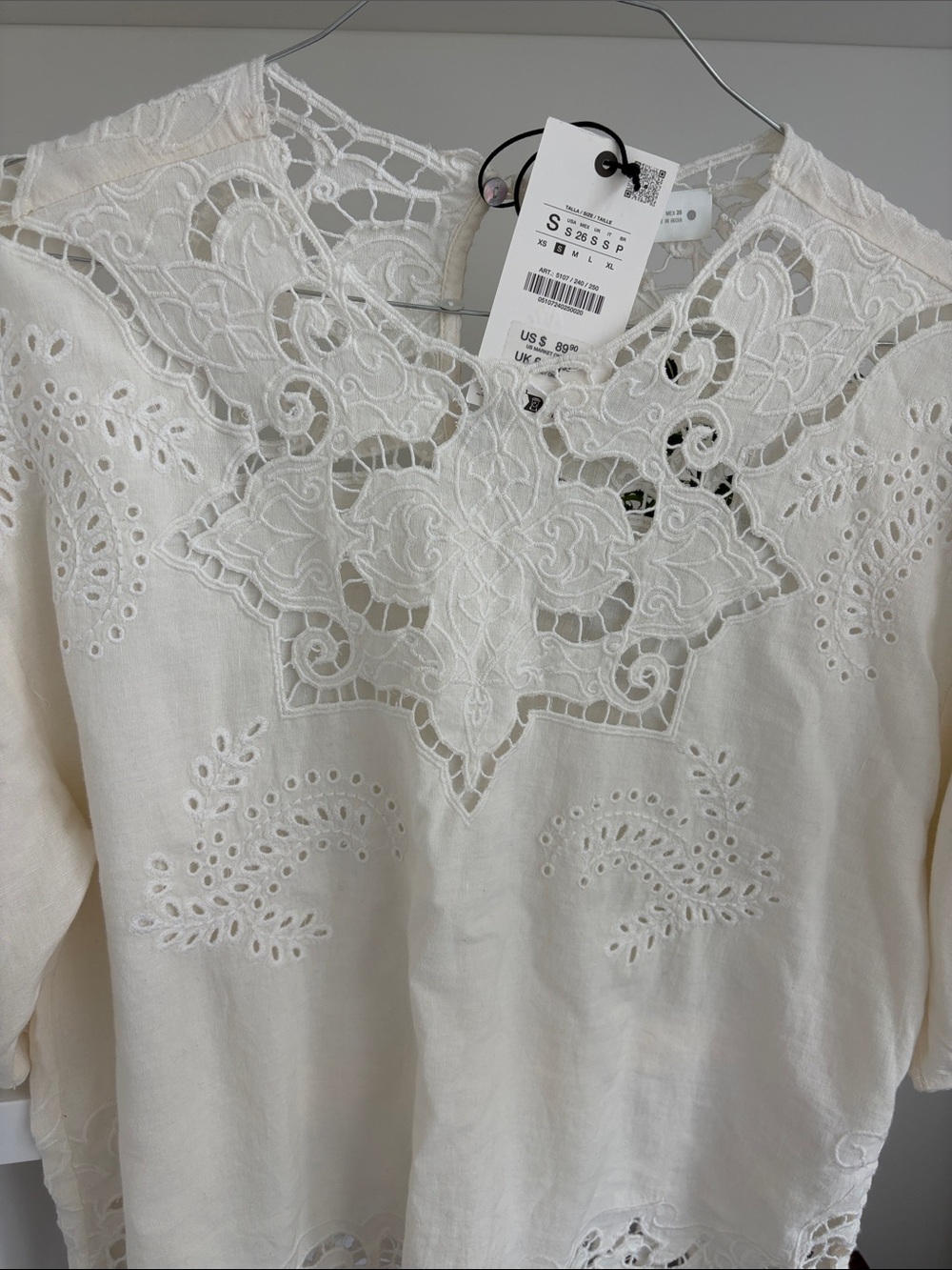 ZARA Top-NWT- lovely lace embroidered cut-outs- feminine 1/2 sleeve- size S